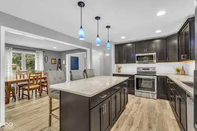 1221 Normandie Court, Avon - 20