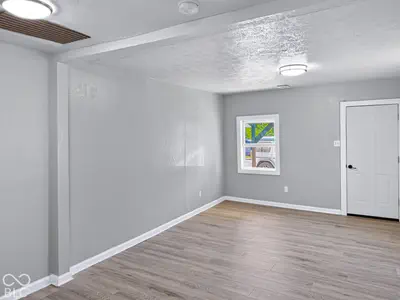 818 W Laurel Street, Seymour - 6