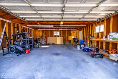 84 7th Avenue, Beech Grove - 73