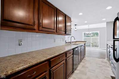 512 Conner Creek Drive, Fishers - 25