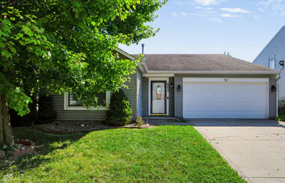 8233 Crackling Lane, Indianapolis