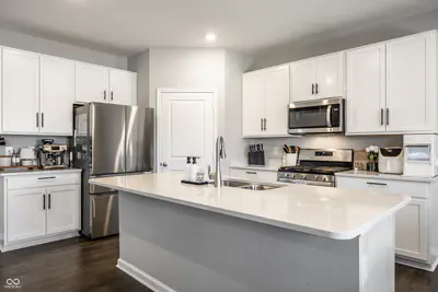 6061 Granby Drive, Whitestown - 7
