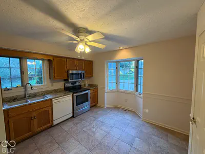 2065 Oldfields Circle South Drive, Indianapolis - 10
