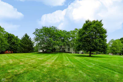 8437 500, Zionsville - 105