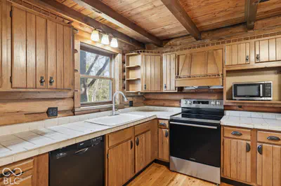 16030 Connecticut Avenue, Fortville - 11