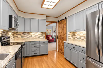 1710 John R Wooden Drive, Martinsville - 18