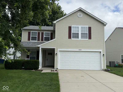 10022 Sapphire Berry Lane, Fishers