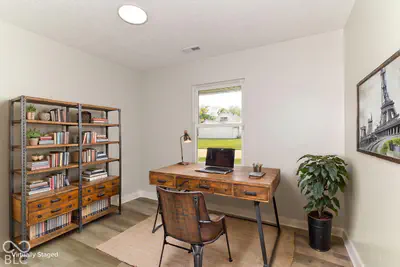9226 Rochelle Drive, Indianapolis - 26