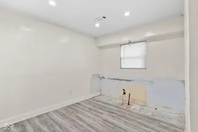 1090 N Mann Avenue, Austin - 15