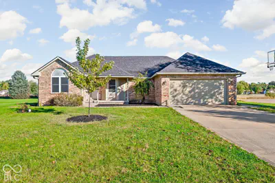 2420 E Mill Stream Drive, Greenfield