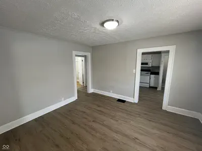 720 Queen Street, Muncie - 11