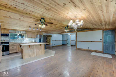 22110 Beacon Street, Metamora - 12