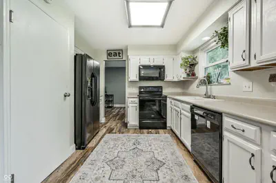 909 Farmview Lane, Carmel - 13