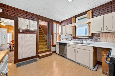 618 S Poplar Street, Seymour - 32