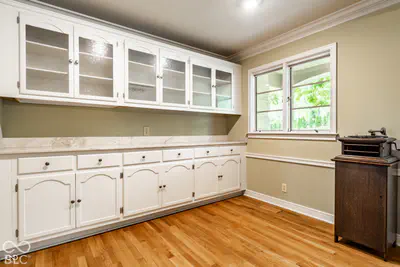402 Kessler Boulevard West Drive, Indianapolis - 8