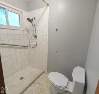 8611 700, Fountaintown - 19