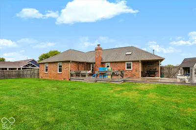 701 W 500 Road S, Greenfield - 35