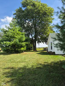 6957 300, Whiteland - 8