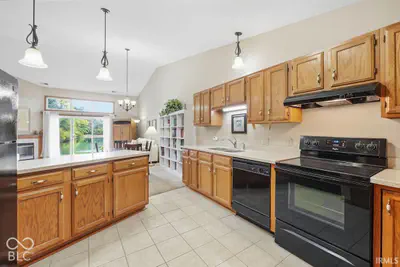 3713 N Lakeside Drive, Muncie - 22