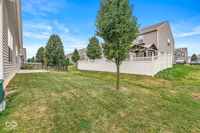 5350 Tanglewood Lane, Whitestown - 28