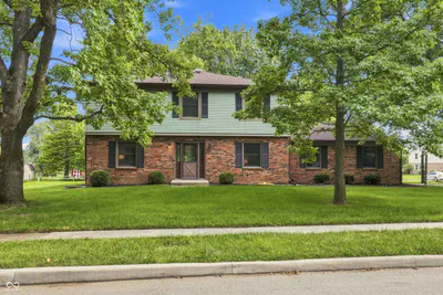7820 Scarborough Blvd South Drive, Indianapolis - 2
