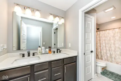 10627 Oak Bend Boulevard, Indianapolis - 32