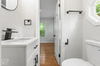 5924 Allisonville, Indianapolis - 46