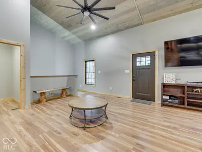 7951 Laurel Drive, Nineveh - 16