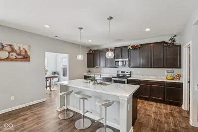 6673 Laurelwood Drive, Pendleton - 3