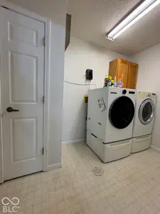 6214 Rolling Meadow Lane, Indianapolis - 6