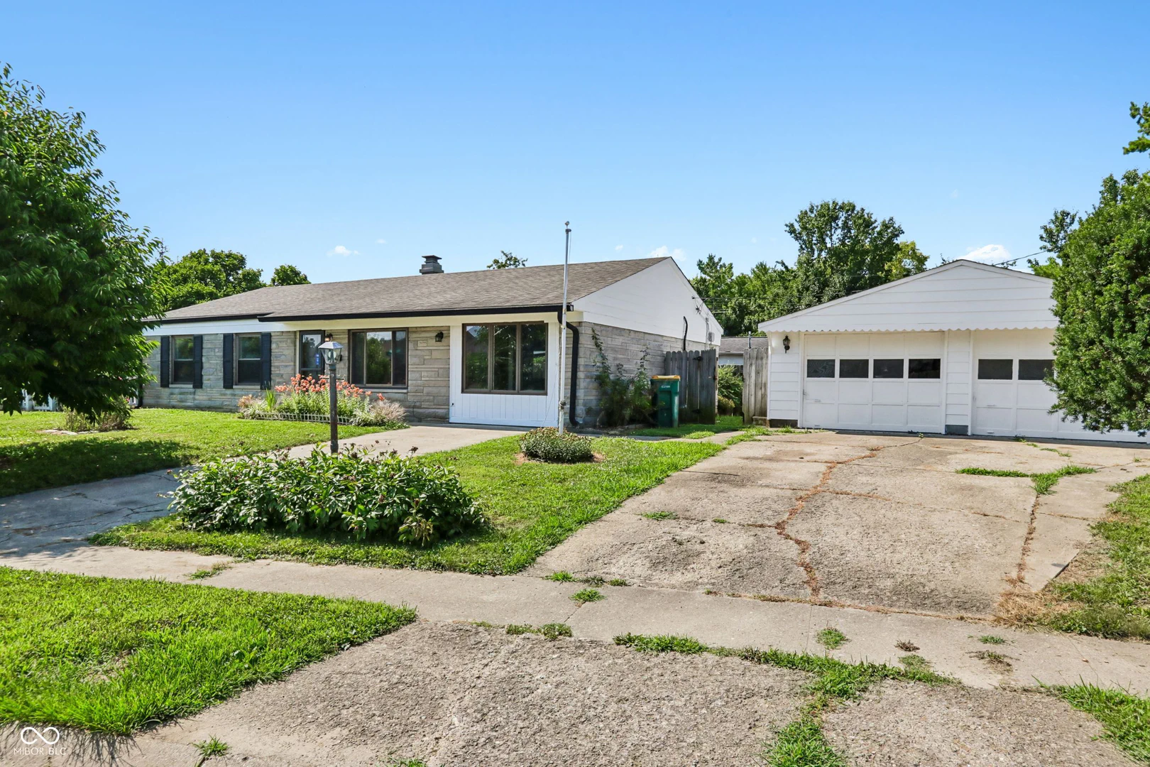 1006 Longfellow Lane, Plainfield