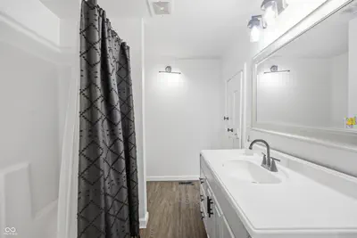 206 Broadway Street, Pendleton - 32