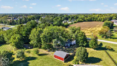 6205 300 S Road, New Palestine - 33