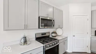 273 Heritage Pass, Greenfield - 13