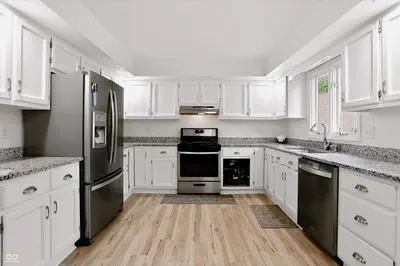 11452 Geist Woods Drive, Indianapolis - 11