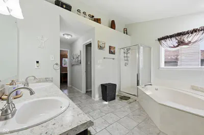 7301 Chestnut Hills Boulevard, Indianapolis - 23