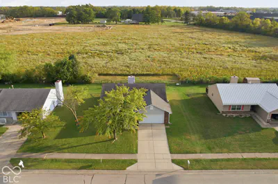208 Fountain Lake Drive S, Shelbyville - 4