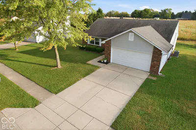 208 Fountain Lake Drive S, Shelbyville - 3