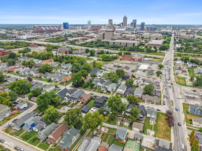 425 Sanders Street, Indianapolis - 51