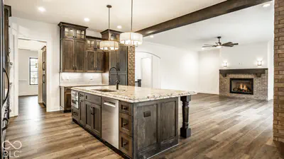 15721 Vantage Court, Westfield - 16