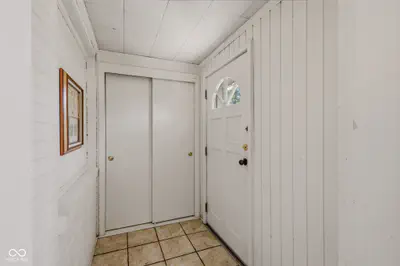 1406 Laurel Drive, Columbus - 18