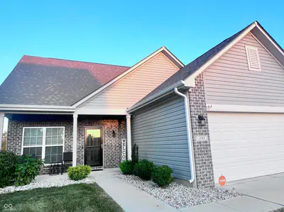 1583 Creekwater Pass, Greenfield