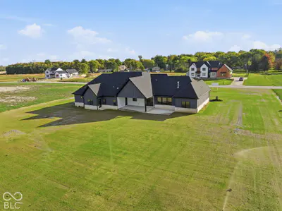 2786 S Kings Way, New Palestine - 56
