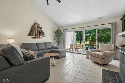 9105 Greenridge Lane, Bloomington - 5