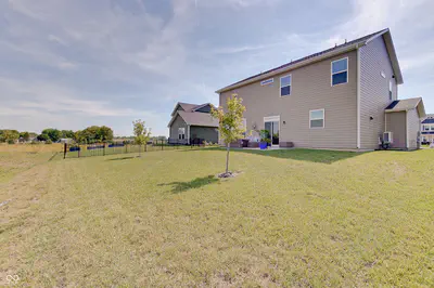64 Sterling Place, New Whiteland - 49