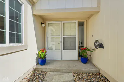 9105 Greenridge Lane, Bloomington - 43