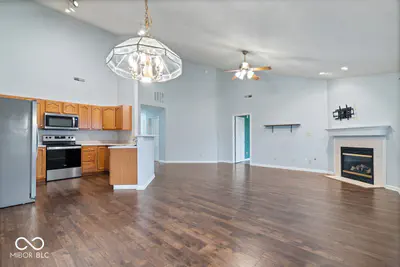 8140 Burnett Boulevard, Avon - 11