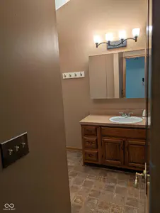 3515 Laurey Court, Indianapolis - 22