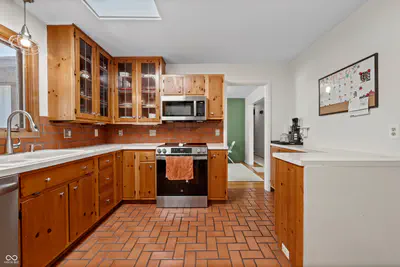 1610 Southview Drive, Indianapolis - 2