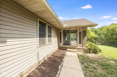 22110 Beacon Street, Metamora - 3